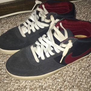 Nike skate shoes